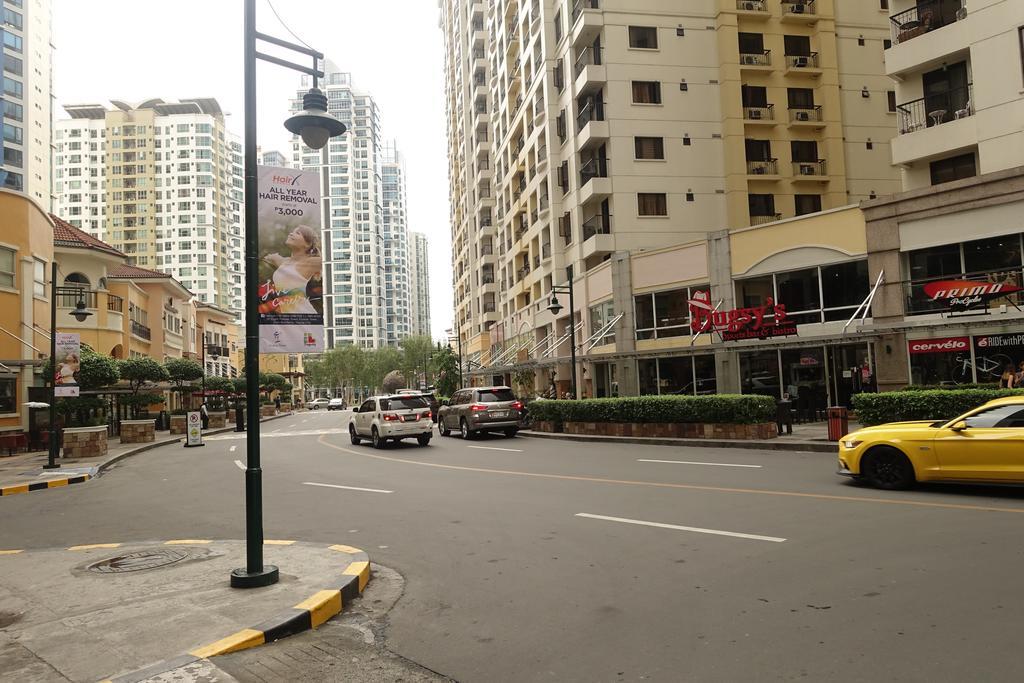 Luxury Condo At Forbeswood Parklane The Fort Bgc San Pedro Makati Exterior foto