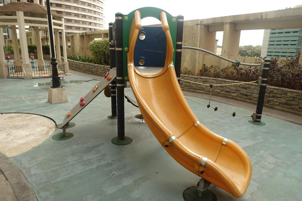 Luxury Condo At Forbeswood Parklane The Fort Bgc San Pedro Makati Exterior foto