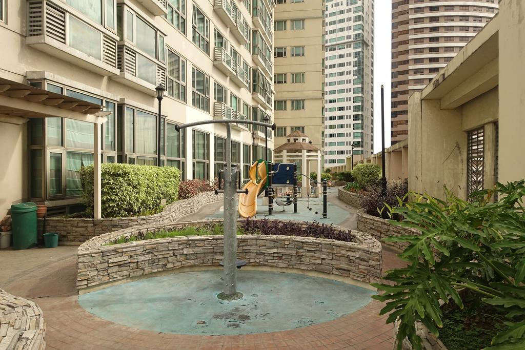 Luxury Condo At Forbeswood Parklane The Fort Bgc San Pedro Makati Exterior foto