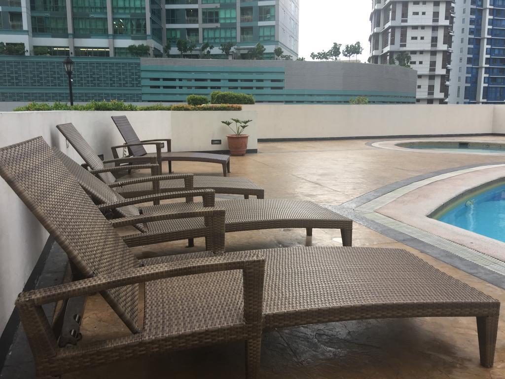 Luxury Condo At Forbeswood Parklane The Fort Bgc San Pedro Makati Exterior foto